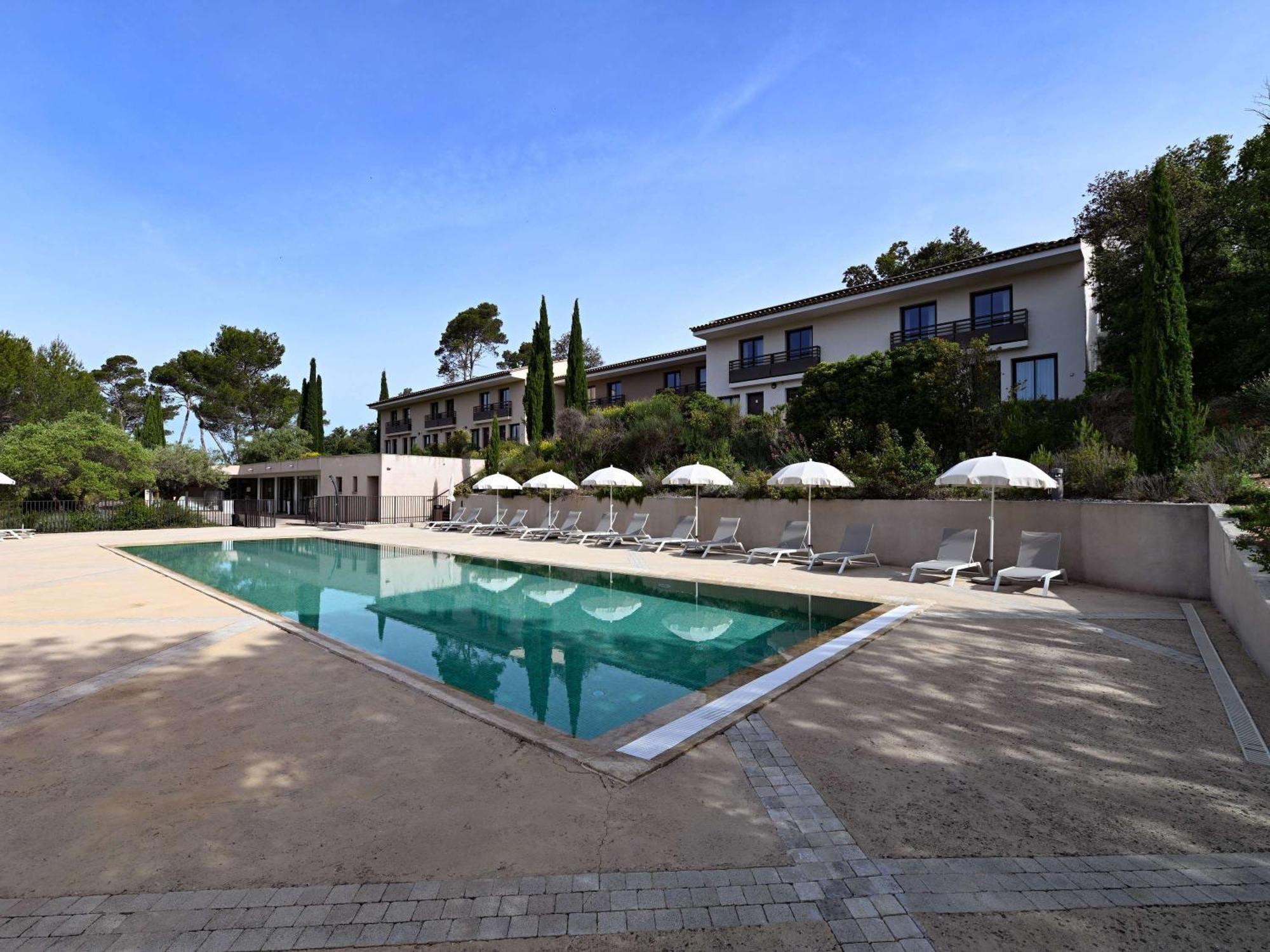Mercure Brignoles Golf De Barbaroux & Spa Exterior foto
