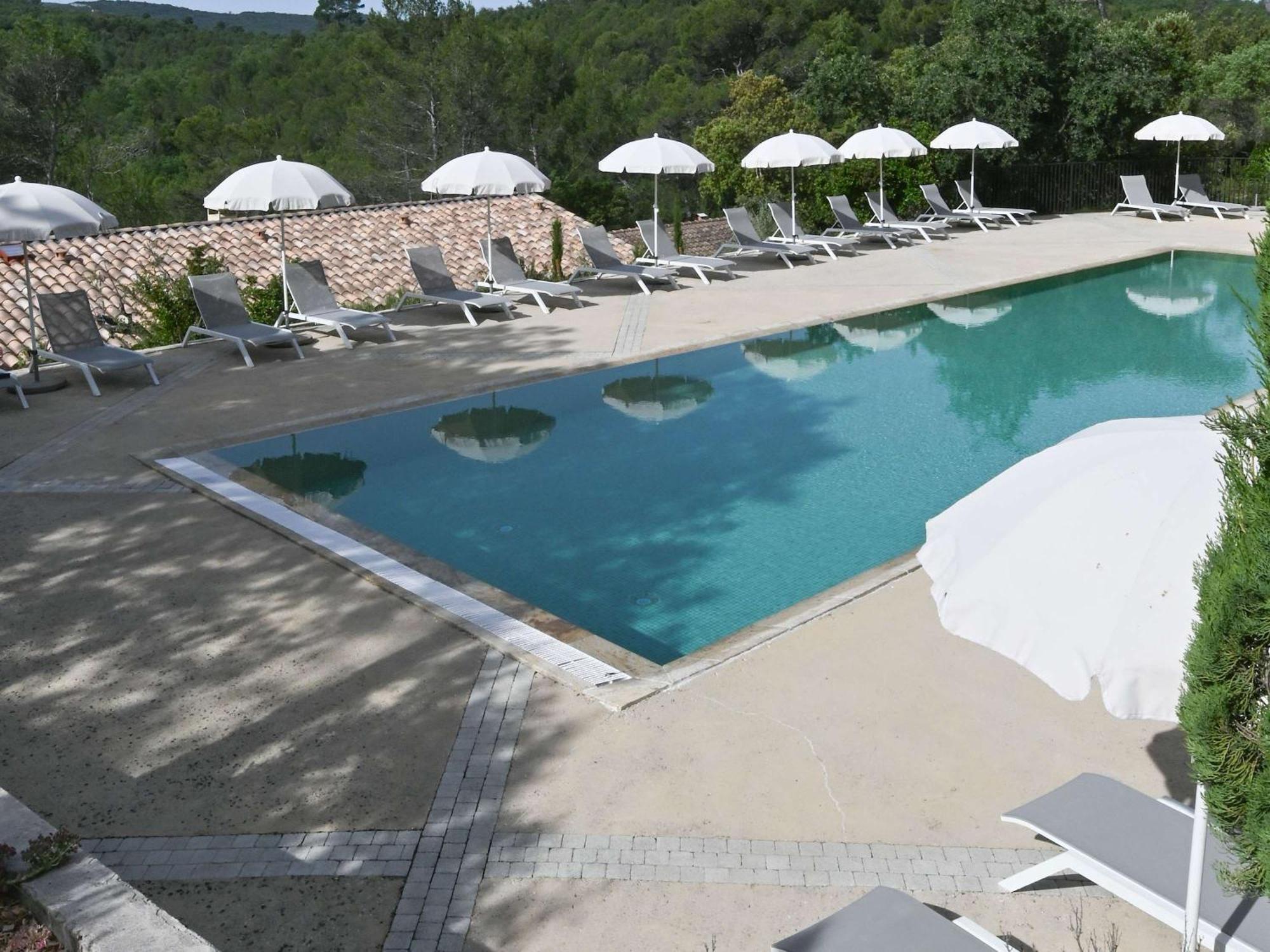 Mercure Brignoles Golf De Barbaroux & Spa Exterior foto